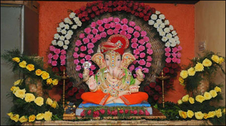 Ganpati Decoration 2023 Ideas, Simple and Flower Ganesh Chaturthi Decoration at Home